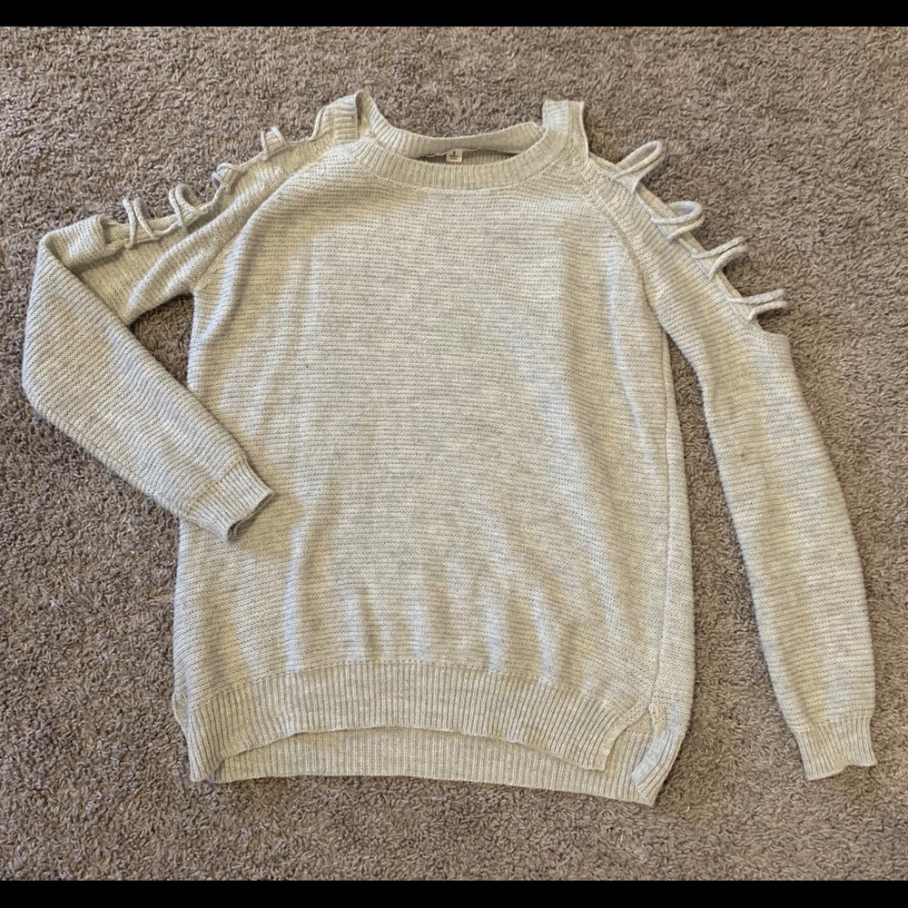 Grey Open Shoulder Sweater 🥀